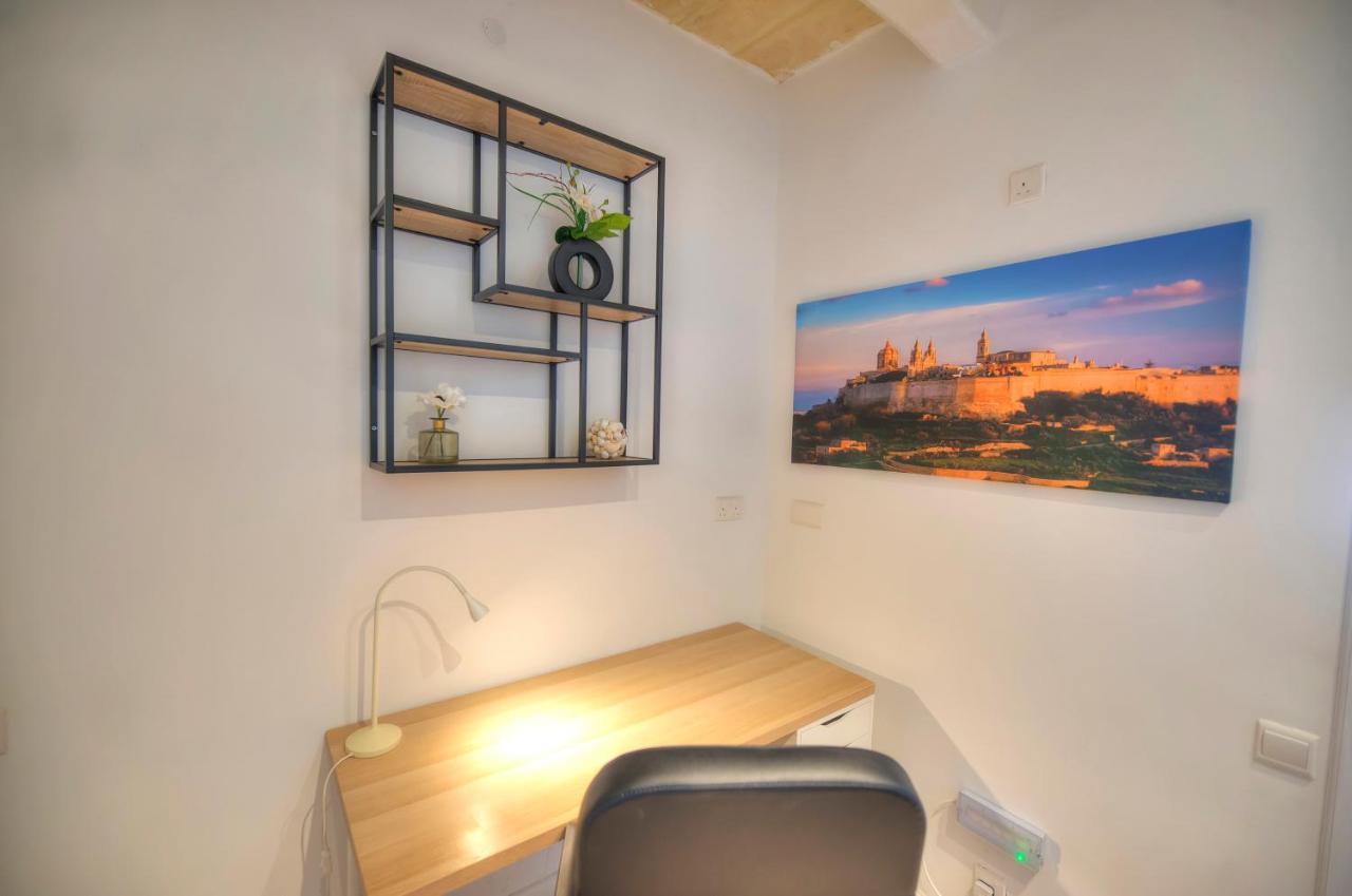 Comfy 1 Bedroom - Sun Terrace & Sea Views Gbuh1-1 Валета Екстериор снимка